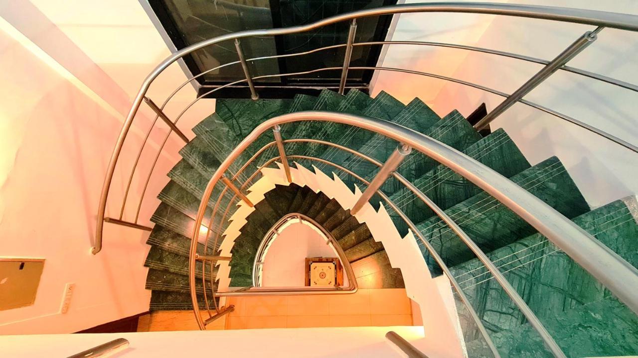 Lifespace- Spacious Hostel In A Luxurious Villa Pune Exterior photo